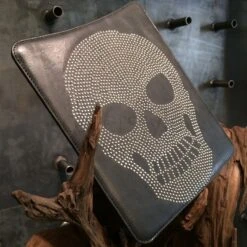 AARTS - Custodia Luxury Skull In Vera Pelle Con Borchie Per IPad 2/3/4 - Nero