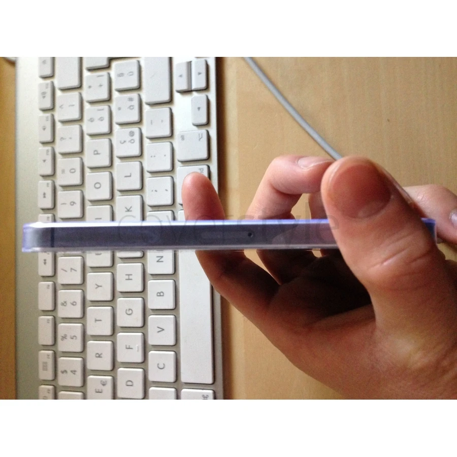 Custodia ZeroFlex 0.3mm Ultra Sottile Flessibile Per IPhone 5/5S - Trasparente 9 Custodia ZeroFlex 0.3mm Ultra Sottile Flessibile Per IPhone 5/5S - Trasparente - immagine 9